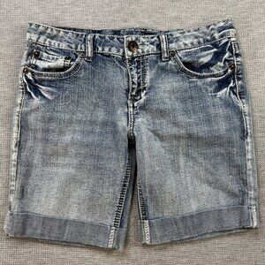 Amethyst Womens Size 9 Bermuda Shorts Blue Light Wash Denim Cuffed Embroidered